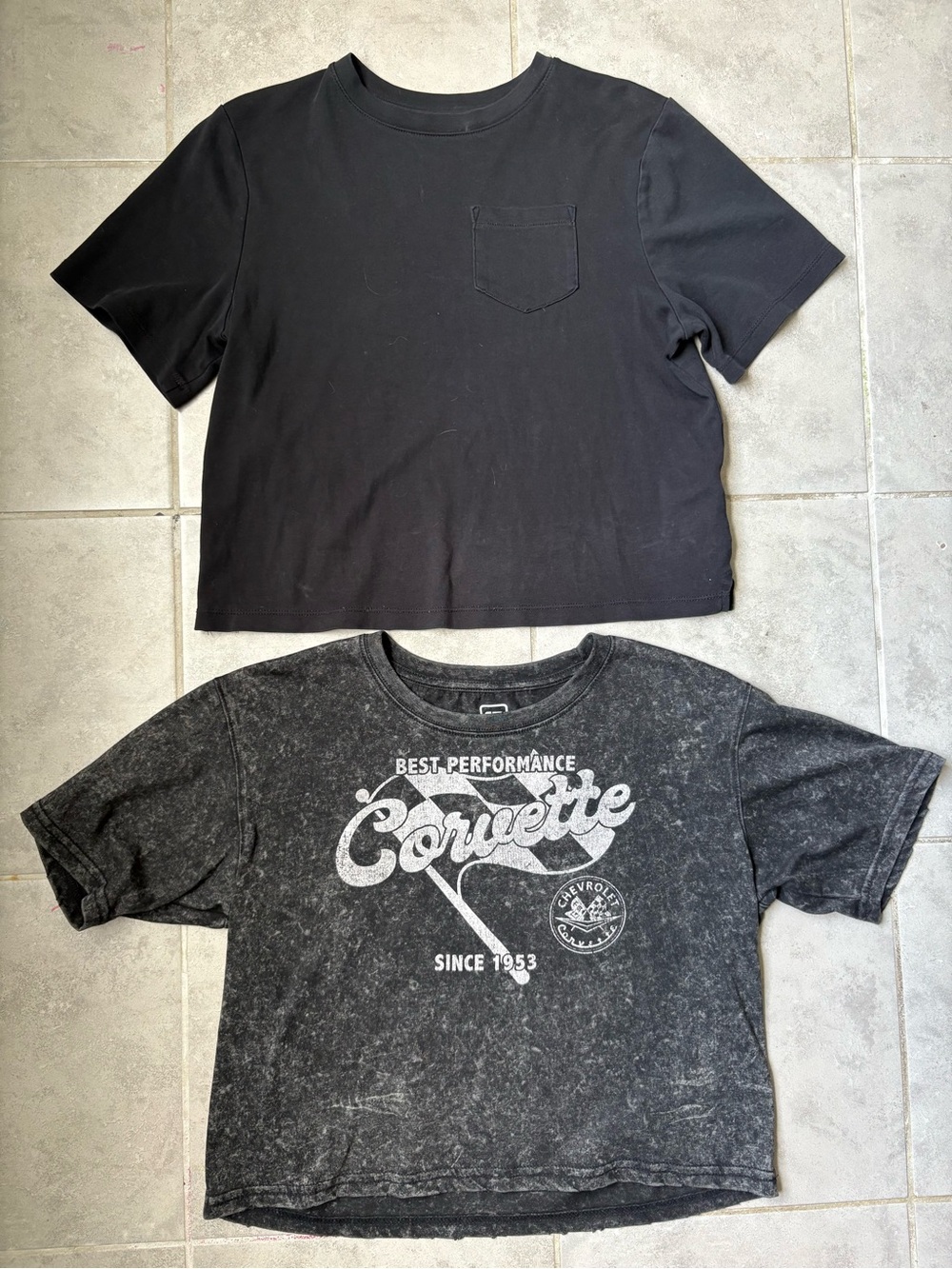 Boxy Tees Bundle - Ripcurl, Levi’s, Vans, H&M - Picture 7 of 8